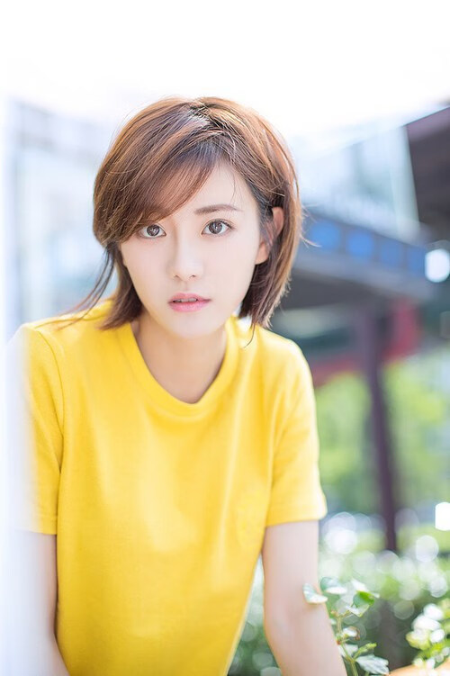 KAIYUN 中国大陆-掘金主力中锋全场抢下十七个篮板主导禁区，掘金主力球员